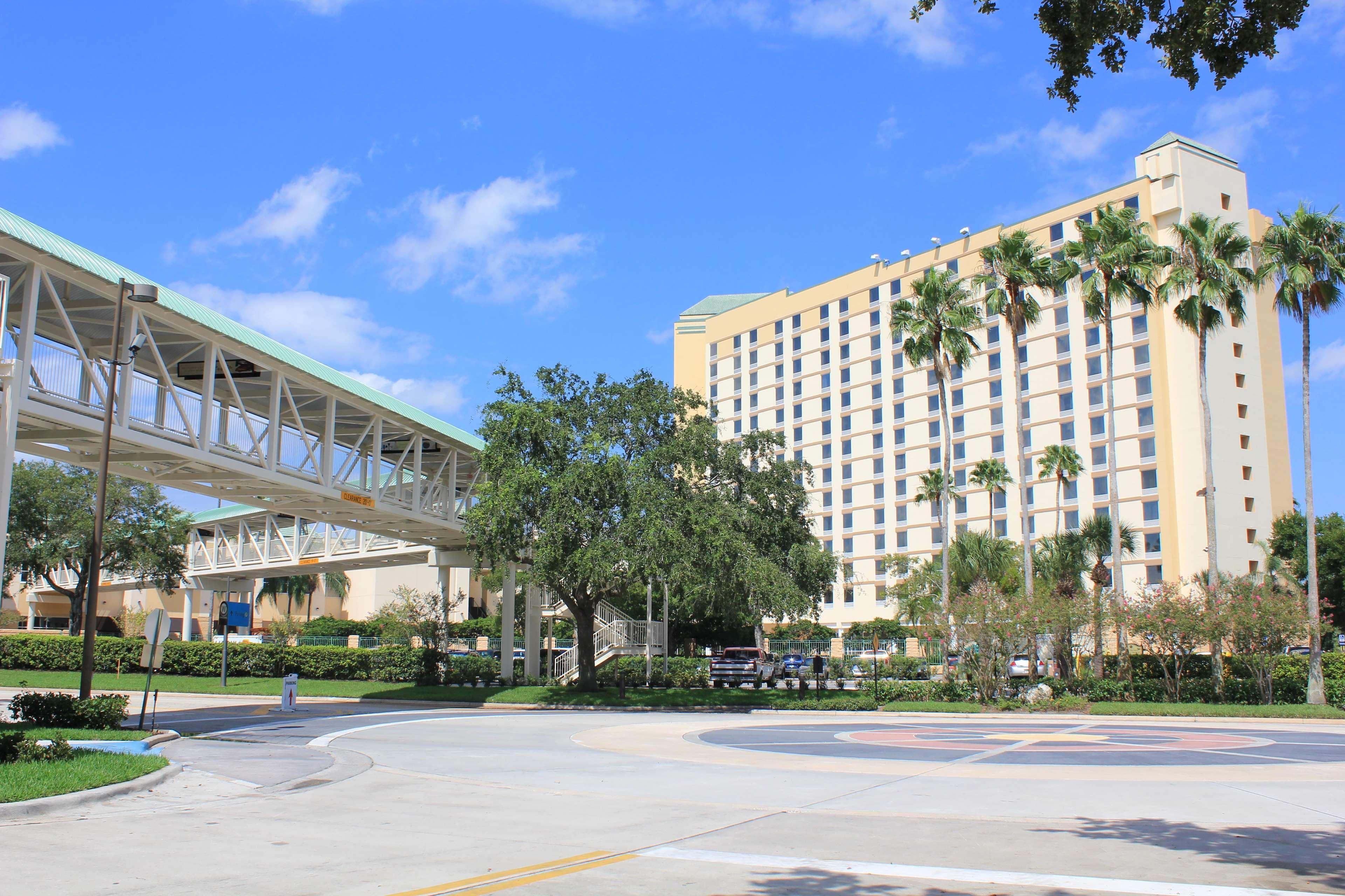 Rosen Plaza Hotel Orlando Convention Center Williamsburg Exterior photo